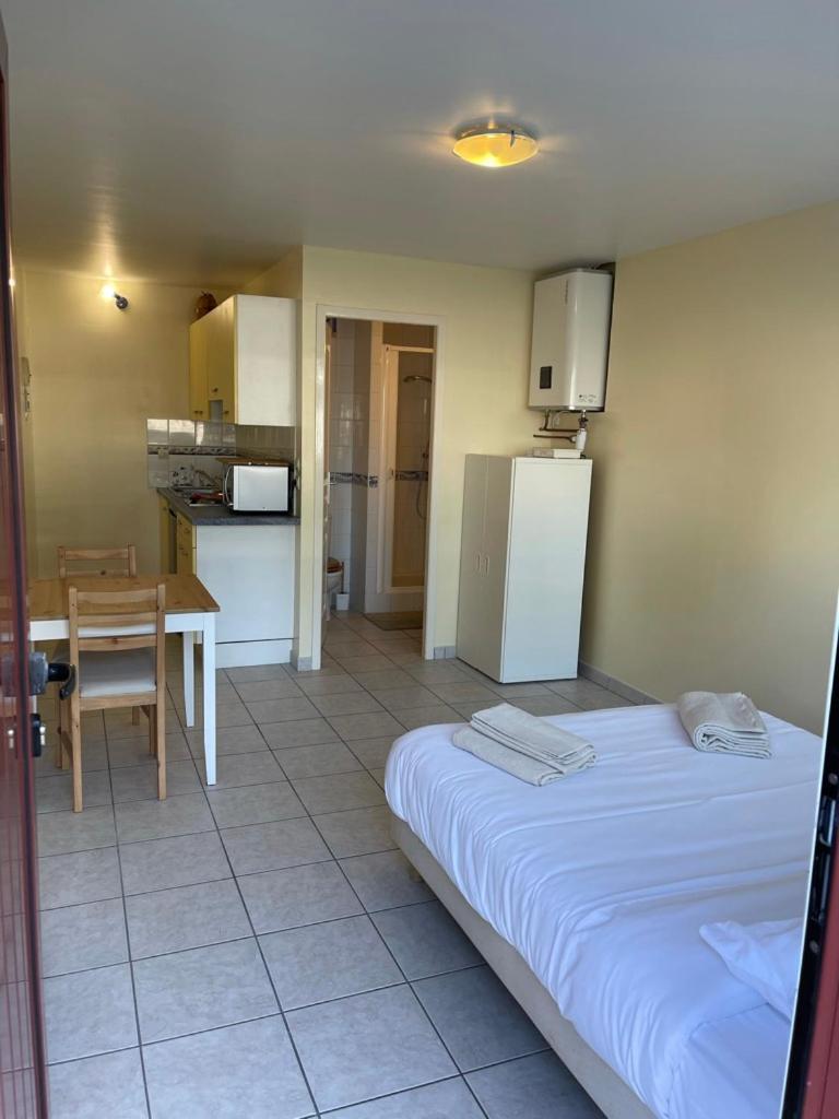 Appartement Ou Studio En Hyper Centre, Pour La Plage Et La Rue Pietonne Il Suffit De Traverser La Rue , Voir La Photo Principale Andernos-les-Bains Ngoại thất bức ảnh