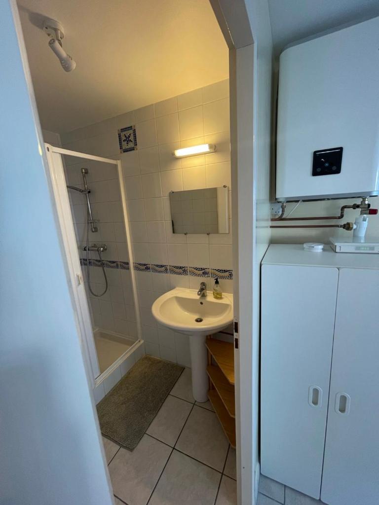 Appartement Ou Studio En Hyper Centre, Pour La Plage Et La Rue Pietonne Il Suffit De Traverser La Rue , Voir La Photo Principale Andernos-les-Bains Ngoại thất bức ảnh