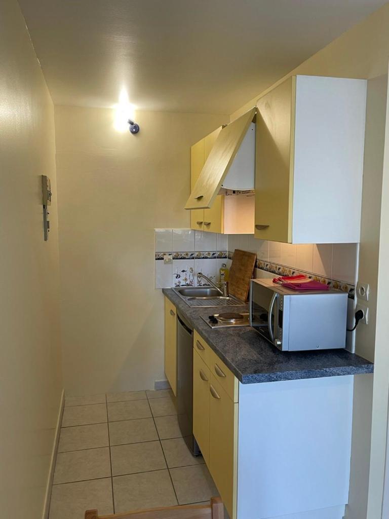 Appartement Ou Studio En Hyper Centre, Pour La Plage Et La Rue Pietonne Il Suffit De Traverser La Rue , Voir La Photo Principale Andernos-les-Bains Ngoại thất bức ảnh