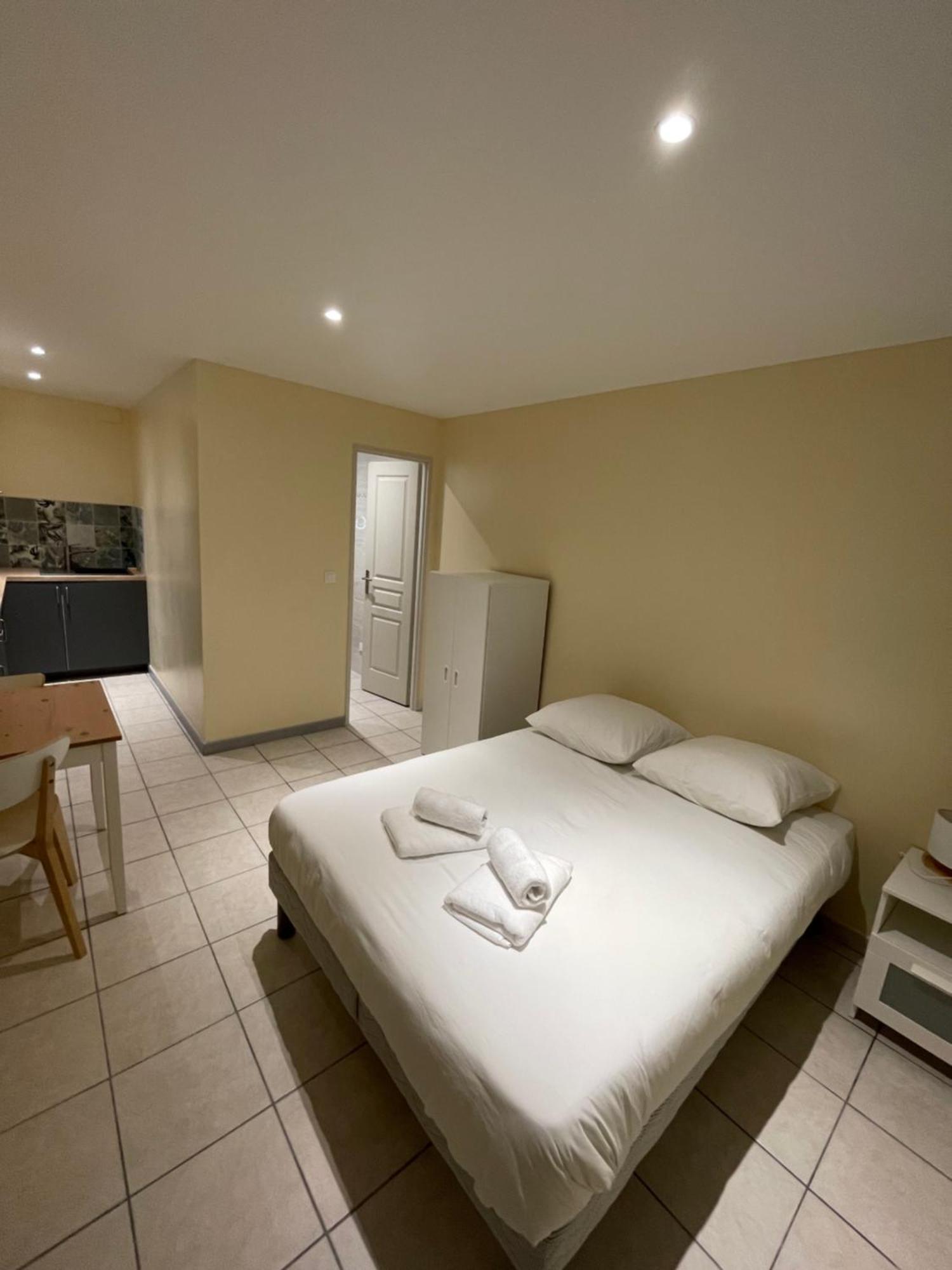 Appartement Ou Studio En Hyper Centre, Pour La Plage Et La Rue Pietonne Il Suffit De Traverser La Rue , Voir La Photo Principale Andernos-les-Bains Ngoại thất bức ảnh